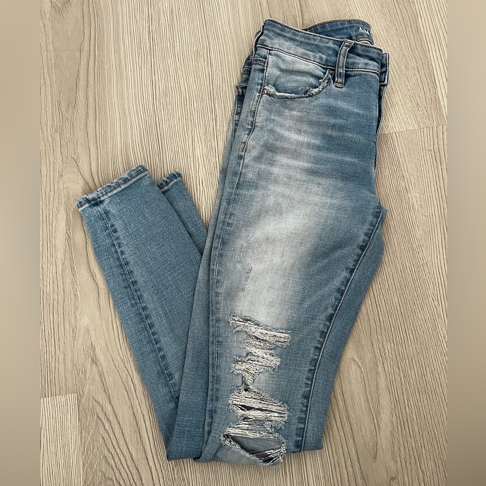 American Eagle Super Stretch Ripped Skinny Jeans
